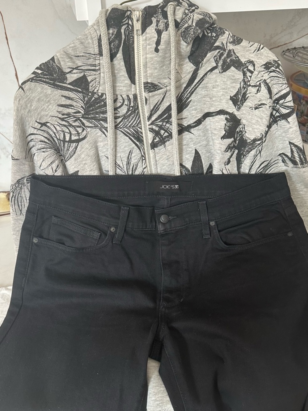 Jeans & Hoodie Outfit. Joe Jeans Blk Slim Stretch Jeans/H&M Grey Hoodie (Outfit)